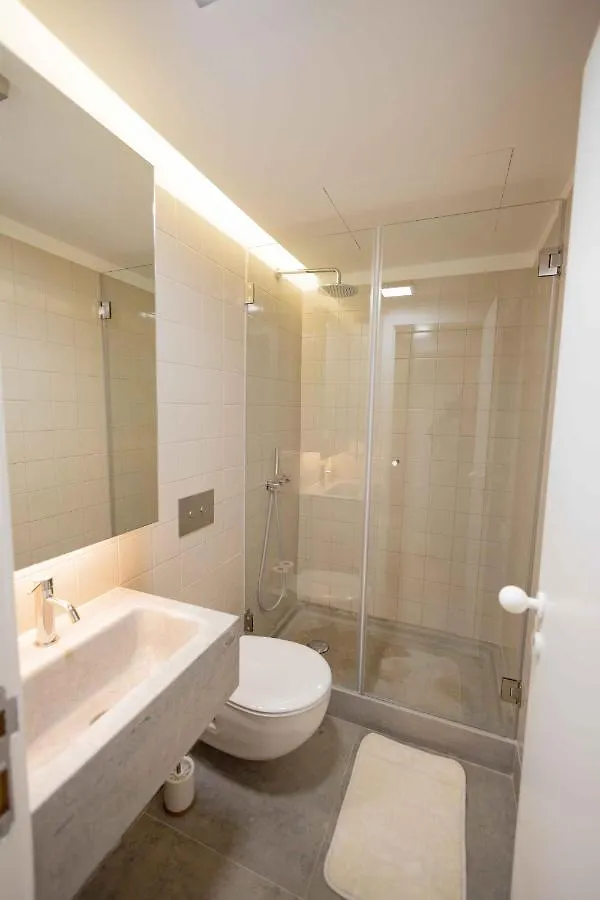 New Lisbon Center Apartment