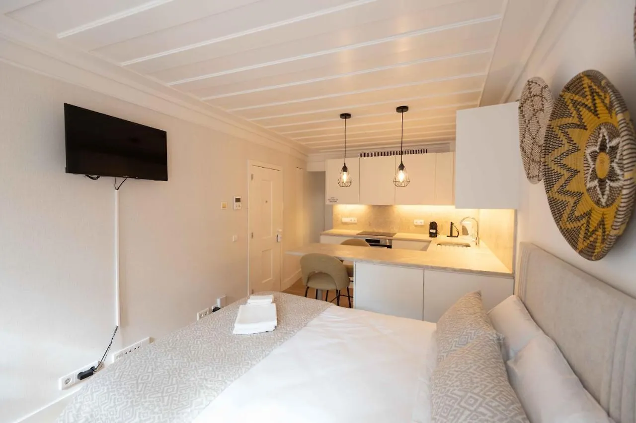 New Lisbon Center Apartment 0*,